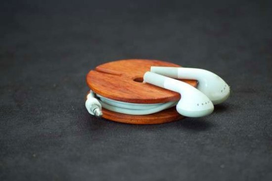 Wood_Earbud_Holder_5